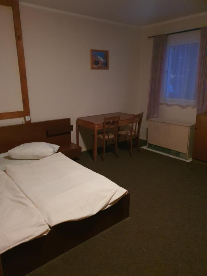 Hotel Pam Jachymov Bilik gambar
